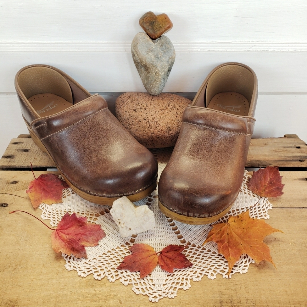 Mushroom Taupe Dansko Honey Pro Clogs Burnished Distressed Cottage Boho Prairie♡